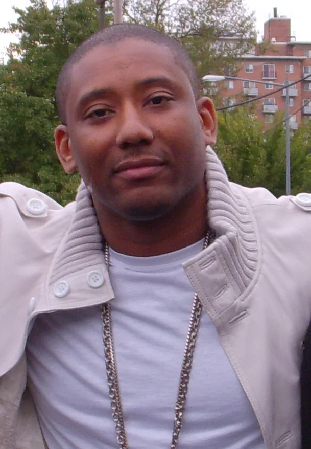 Maino at Howard University’s Yardfest in 2009, wearing a light jacket.