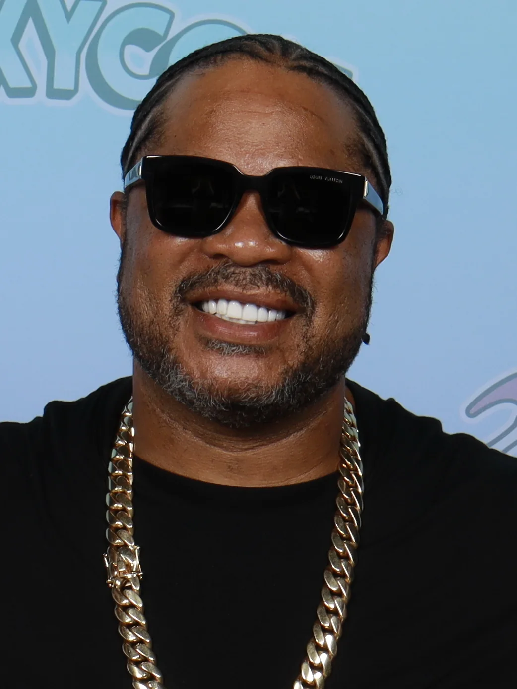 Xzibit at a GalaxyCon San Jose photo op in August 2024.